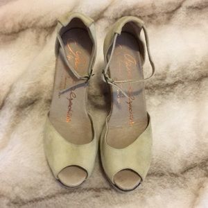 Suede Platform sandals. Sz 39. Hand Made in Spain.